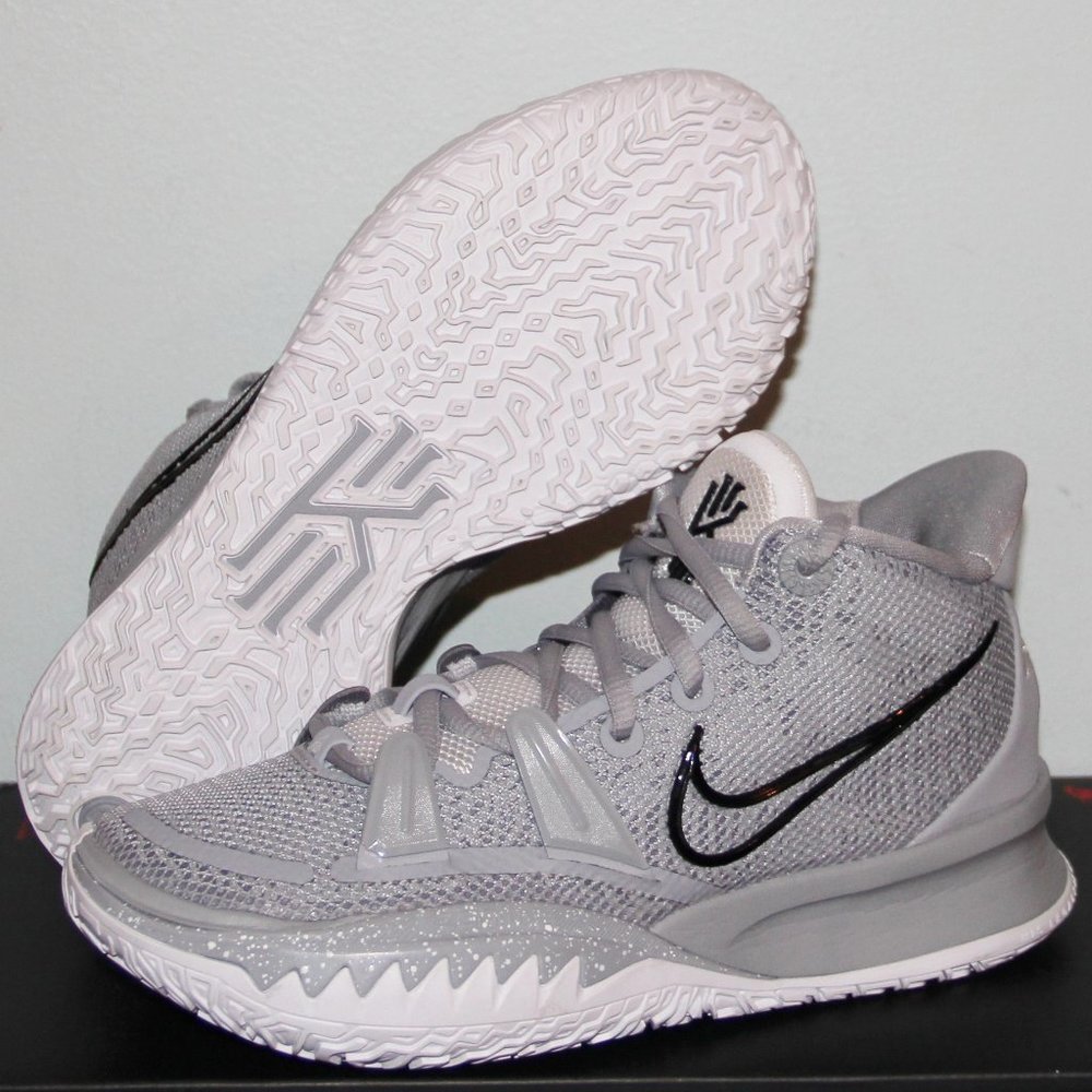 Nike Kyrie 7 Basketball Shoes Mens 4.5 Womens 6 Wolf Grey